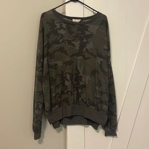 Boutique camo sweatshirt